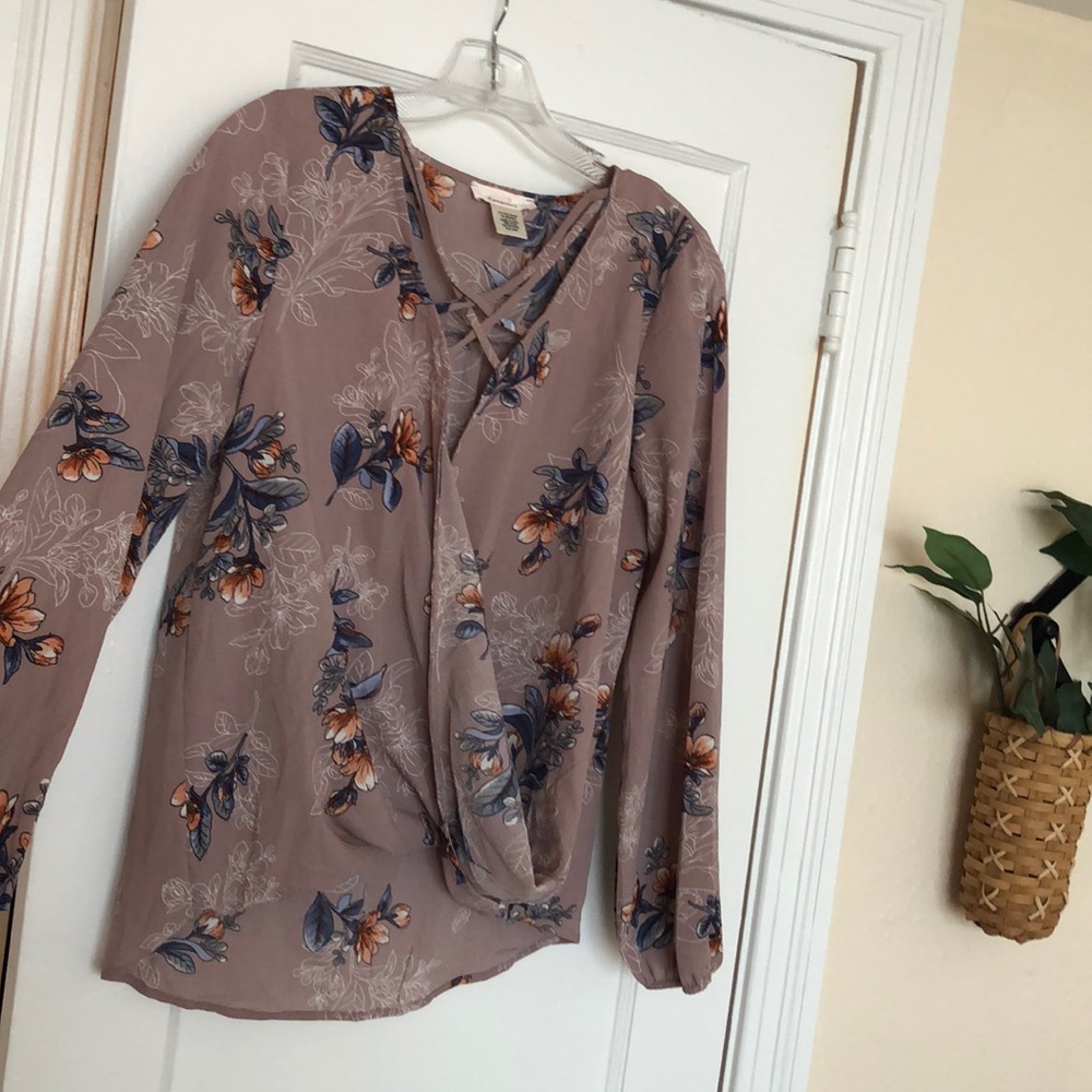 Boutique long sleeve floral blouse